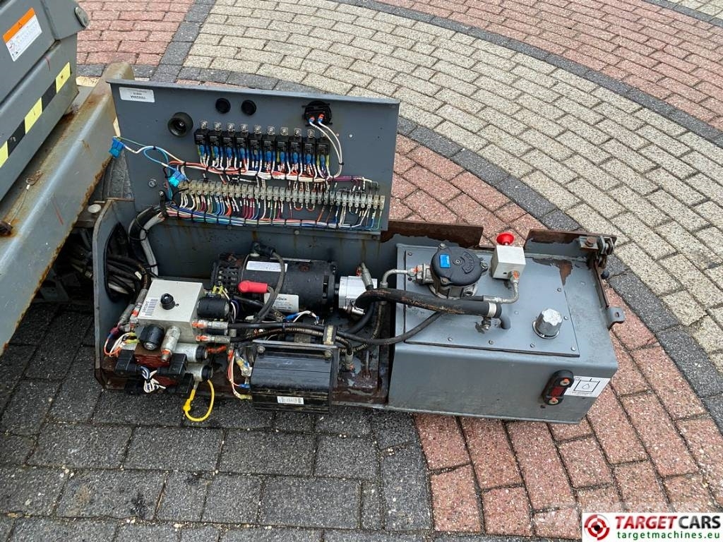 SkyJack SJIII-4632 Electric 4632 Scissor Work Lift 1170cm Nůžková zvedací plošina