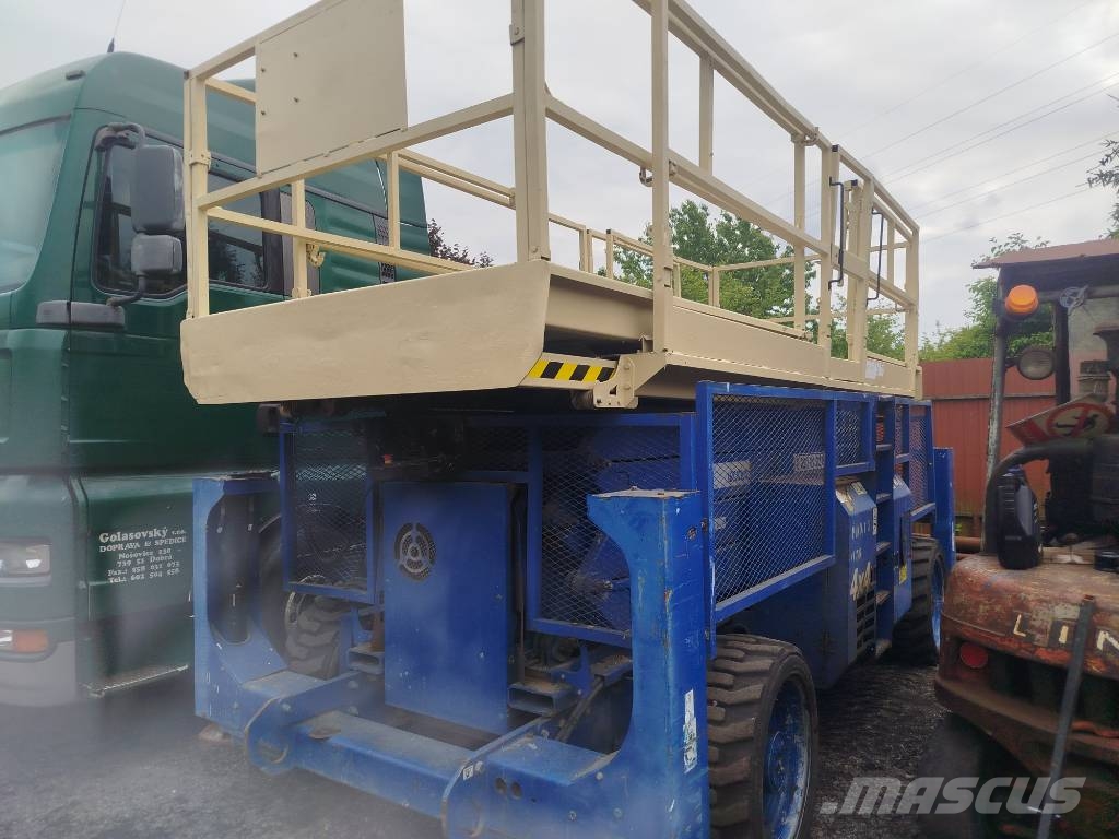 Genie GS 4390RT Scheren-Arbeitsbühnen