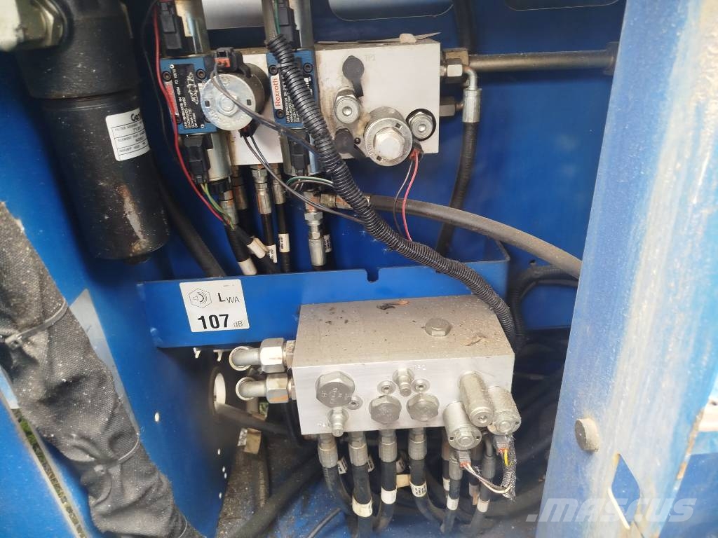 Genie GS 4390RT Scheren-Arbeitsbühnen