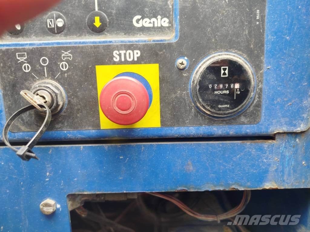 Genie GS 4390RT Scheren-Arbeitsbühnen