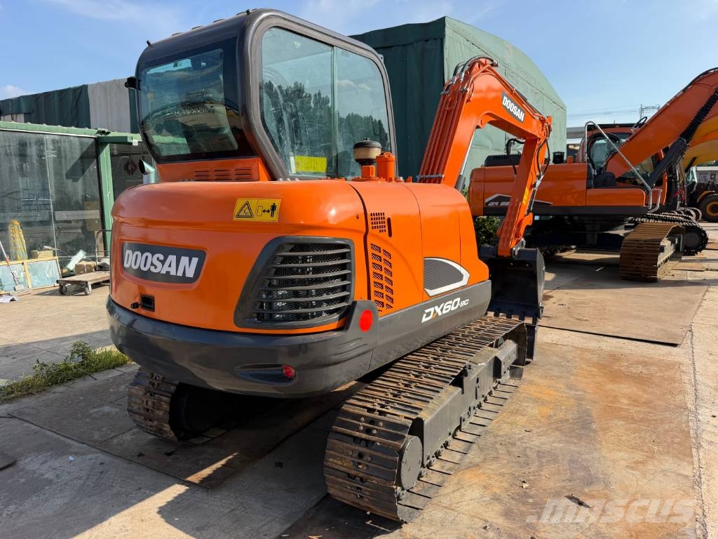 Doosan DX60 Bagri goseničarji