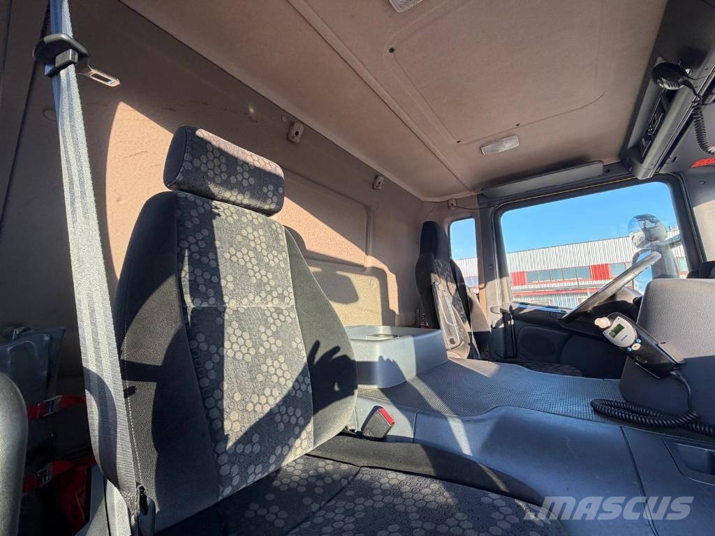 Scania P370LB6X2*4MNB Kapali kasa kamyonlar