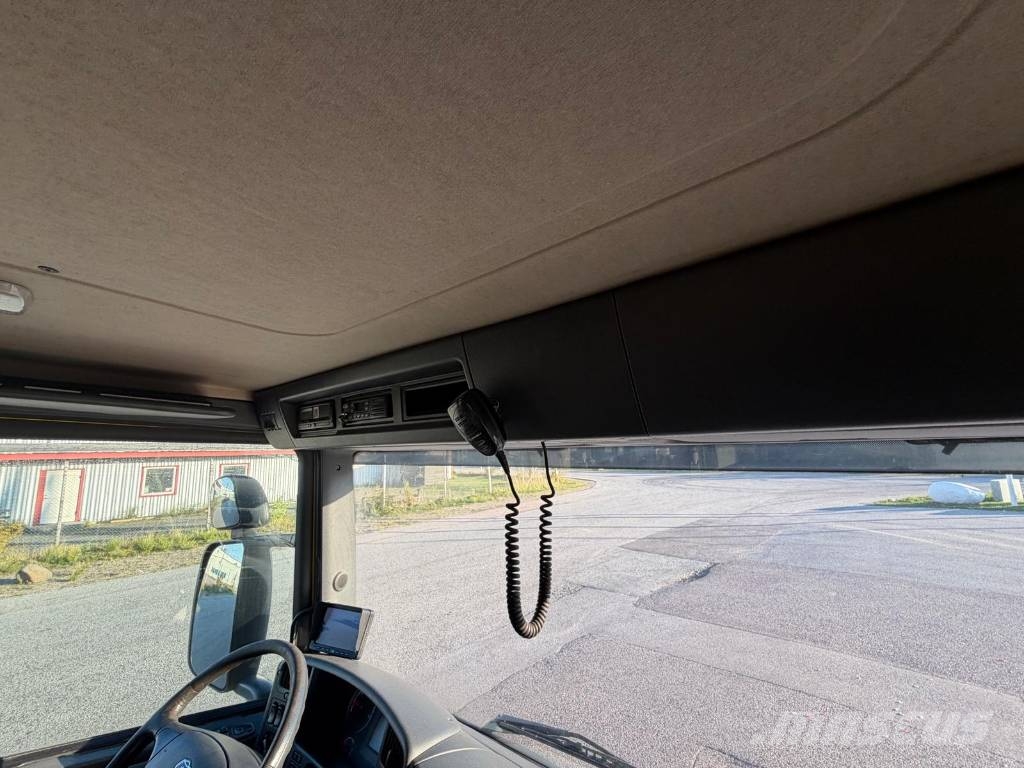 Scania P370LB6X2*4MNB Kapali kasa kamyonlar