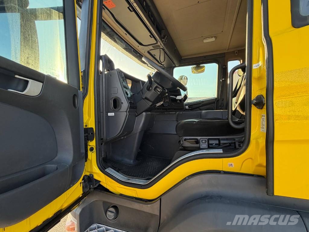 Scania P370LB6X2*4MNB Kapali kasa kamyonlar