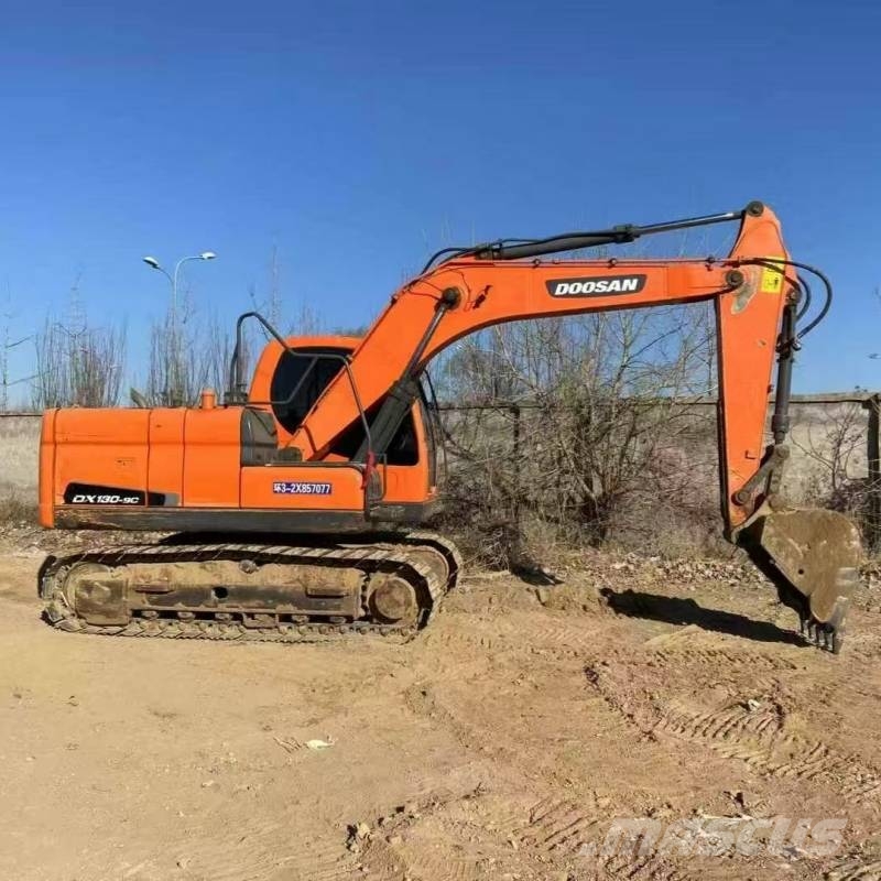 Doosan DX120-9C Kāpurķēžu ekskavatori