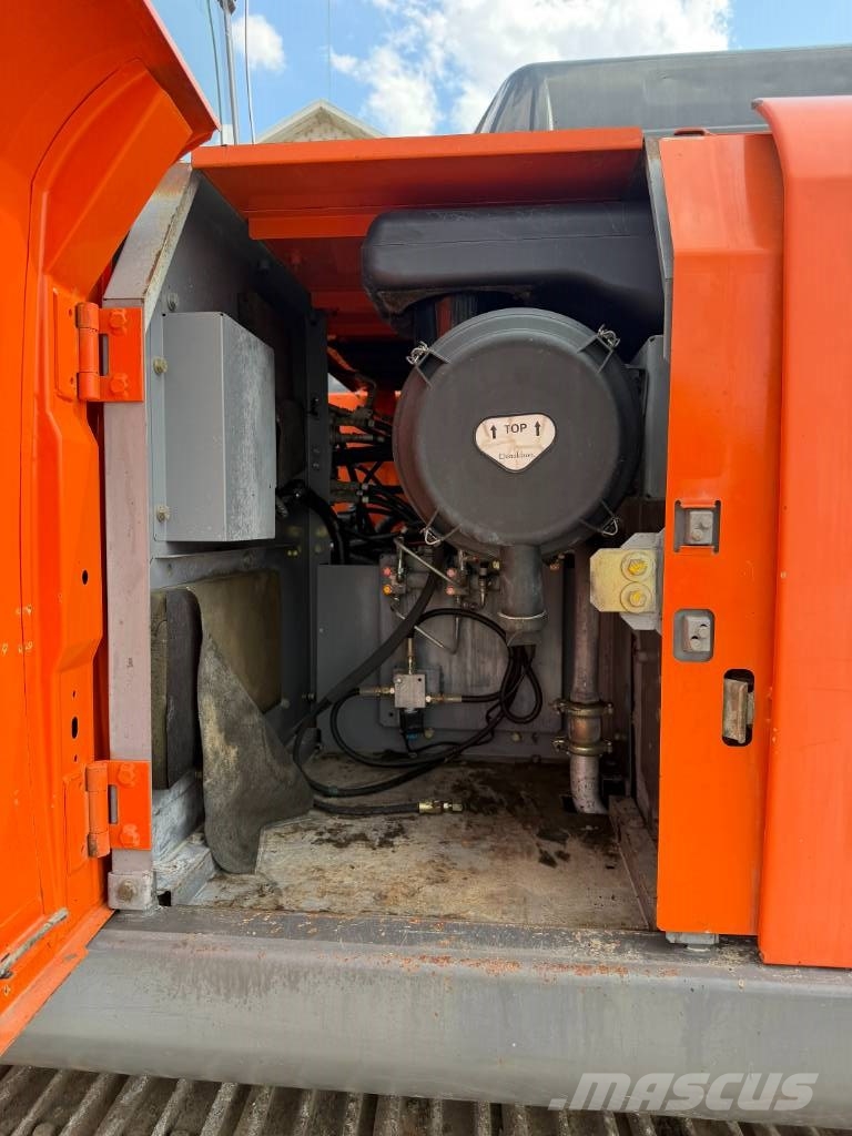 Doosan DX 170 W حفارات بعجل