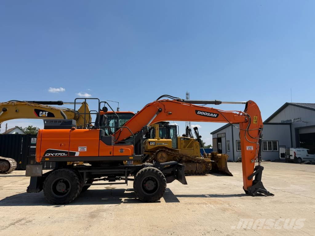 Doosan DX 170 W حفارات بعجل