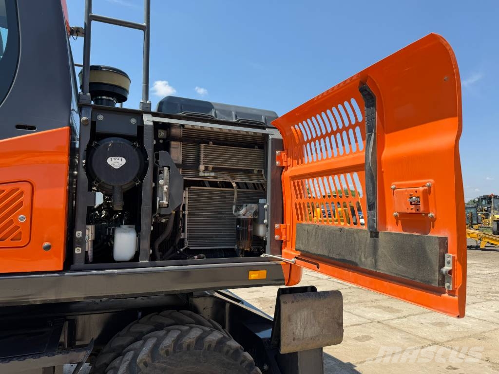 Doosan DX 170 W حفارات بعجل