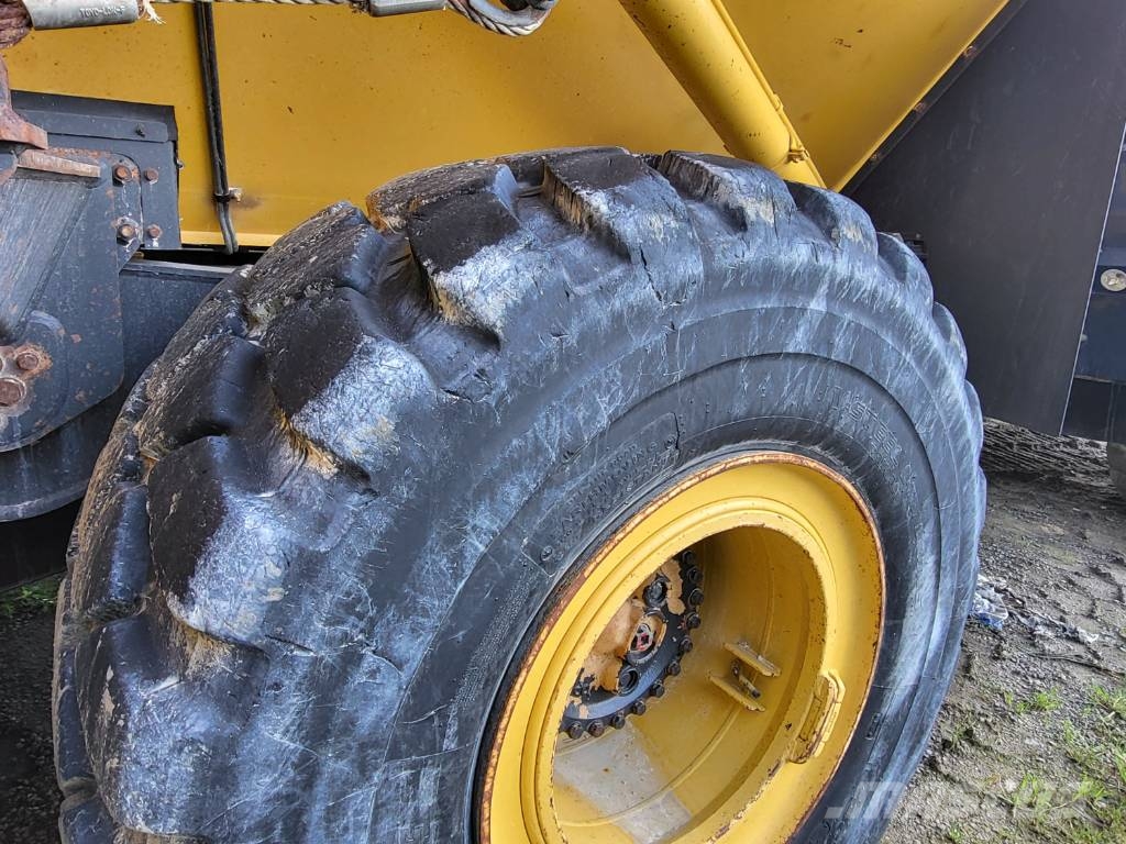 Komatsu HM300-5 ساحبات مفصلية