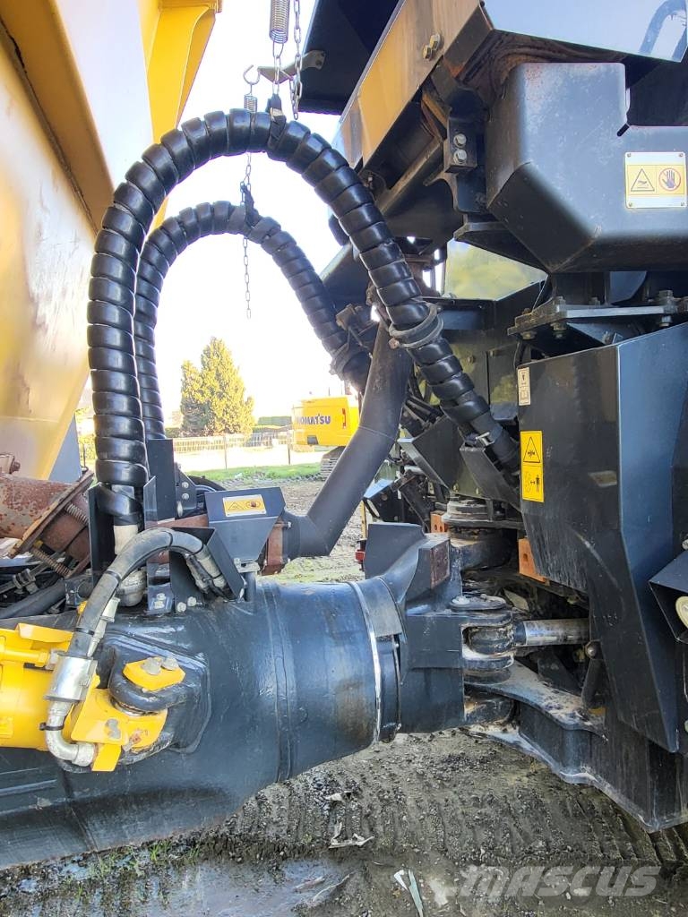 Komatsu HM300-5 ساحبات مفصلية
