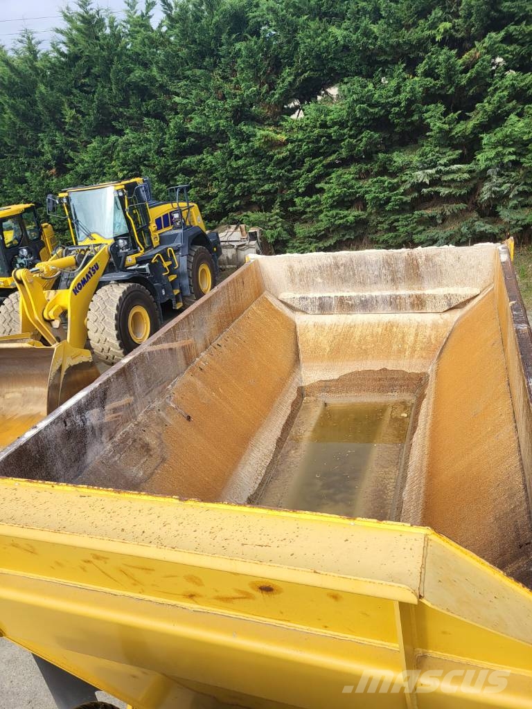 Komatsu HM300-5 ساحبات مفصلية