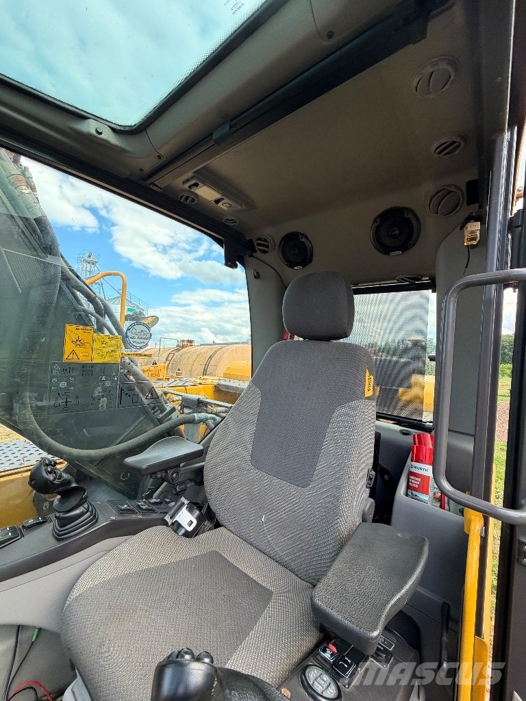 Volvo EC 220 DL Rupsgraafmachines