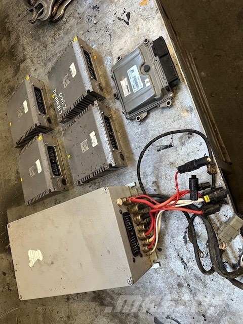Liebherr R 960 ELECTRONIC PARTS COMPLET Elektronika