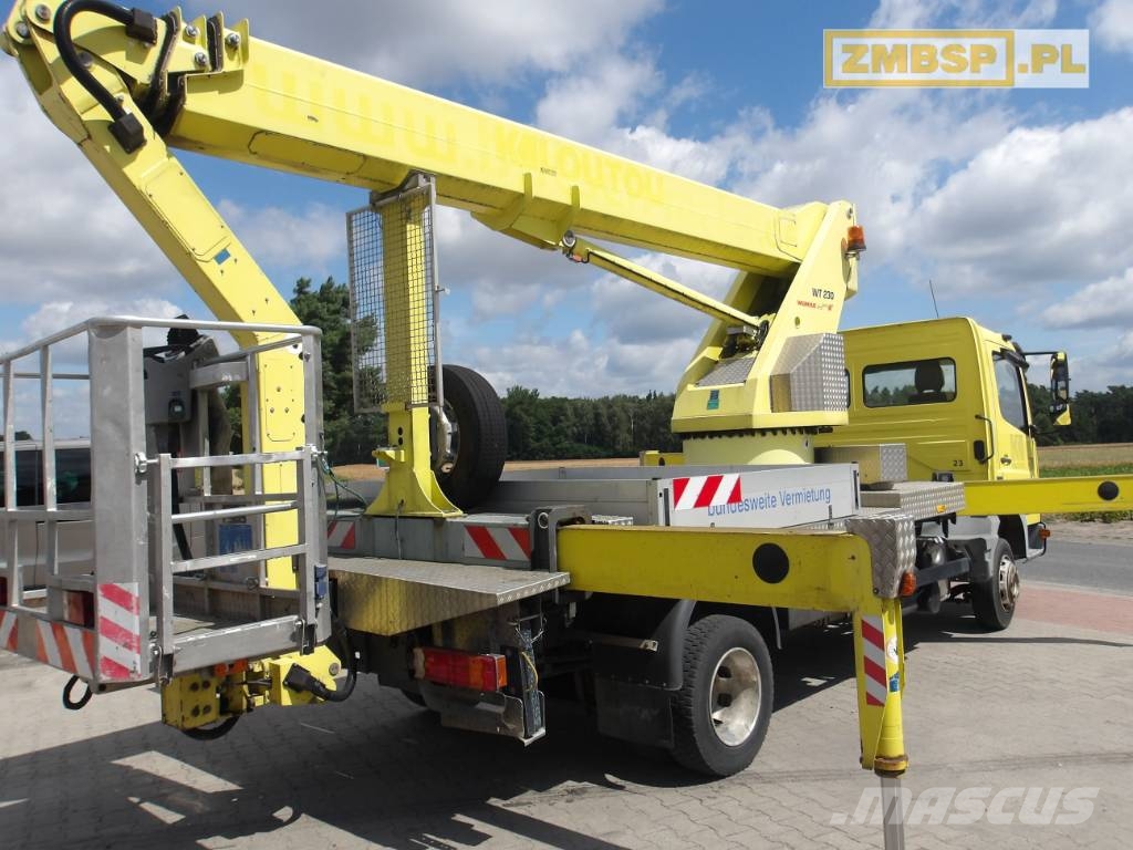 Wumag WT 230 Zelfrijdende knikarm hoogwerker