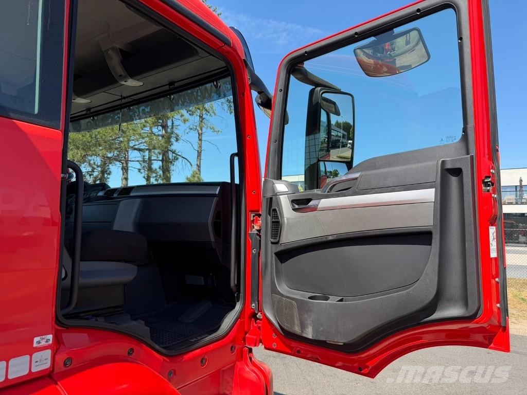 MAN TGS 37.440 8X4 + CRANE FASSI F820 (6x) - *265.000k Kranen voor alle terreinen