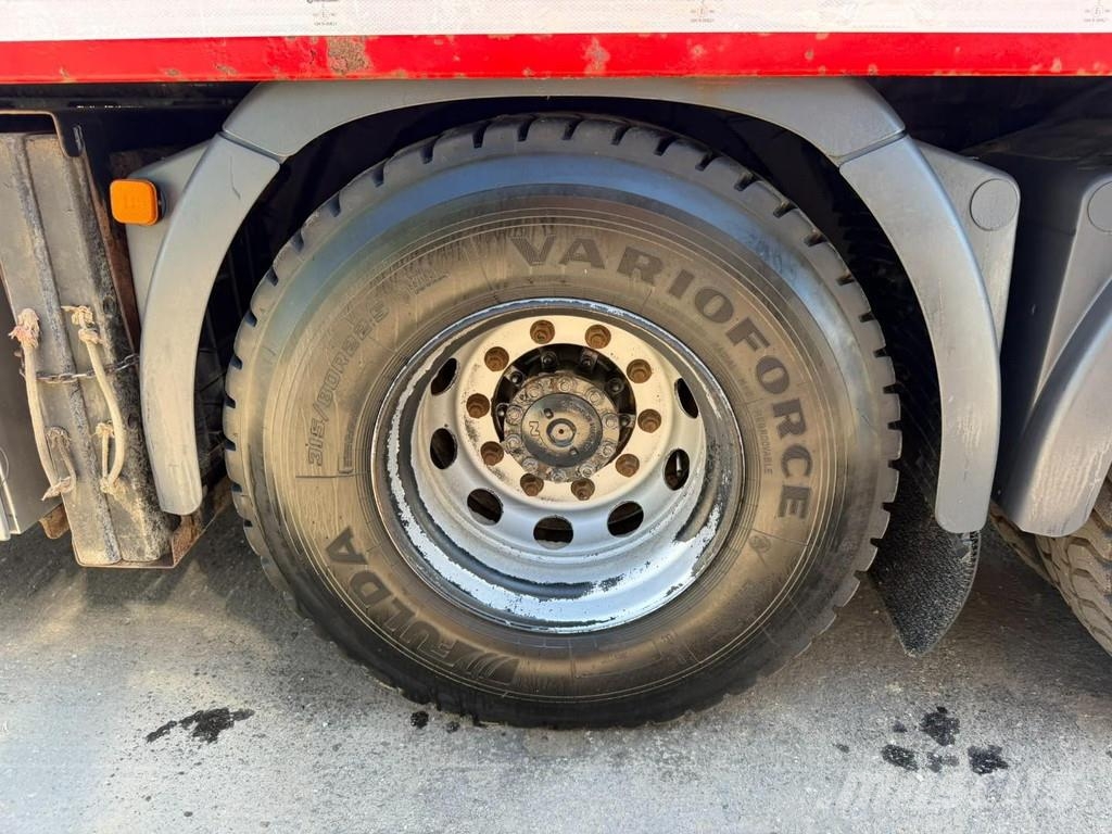 MAN TGS 37.440 8X4 + CRANE FASSI F820 (6x) - *265.000k Kranen voor alle terreinen