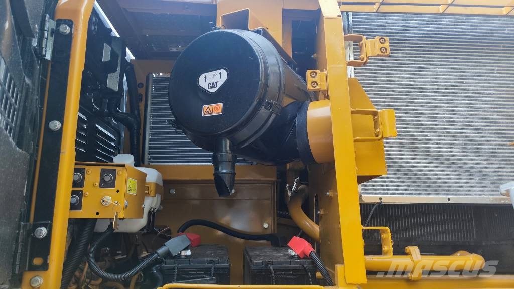 CAT 330D2L 3000 units excavators in stock Excavatoare pe șenile