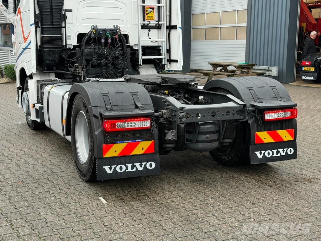Volvo FH 460 Globetrotter XL *VIN = NB* 2 Tank Tegljači