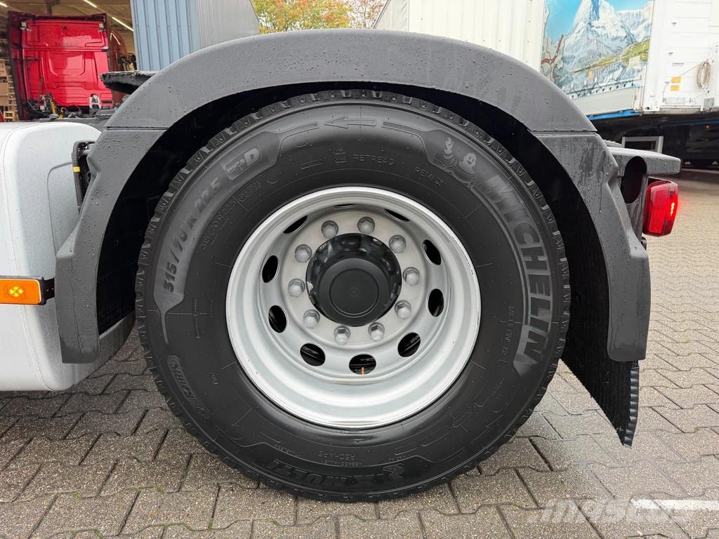 Volvo FH 460 Globetrotter XL *VIN = NB* 2 Tank Tegljači