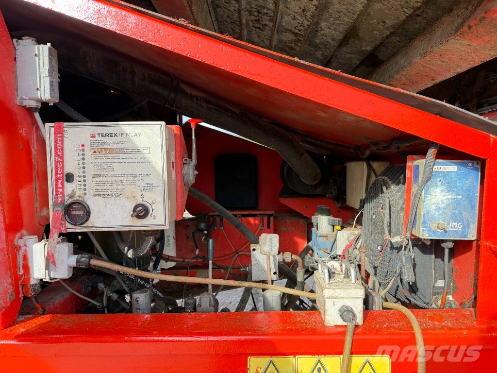 Terex Finlay 883T - 2 Side Conveyor / Auto Greasing Sita
