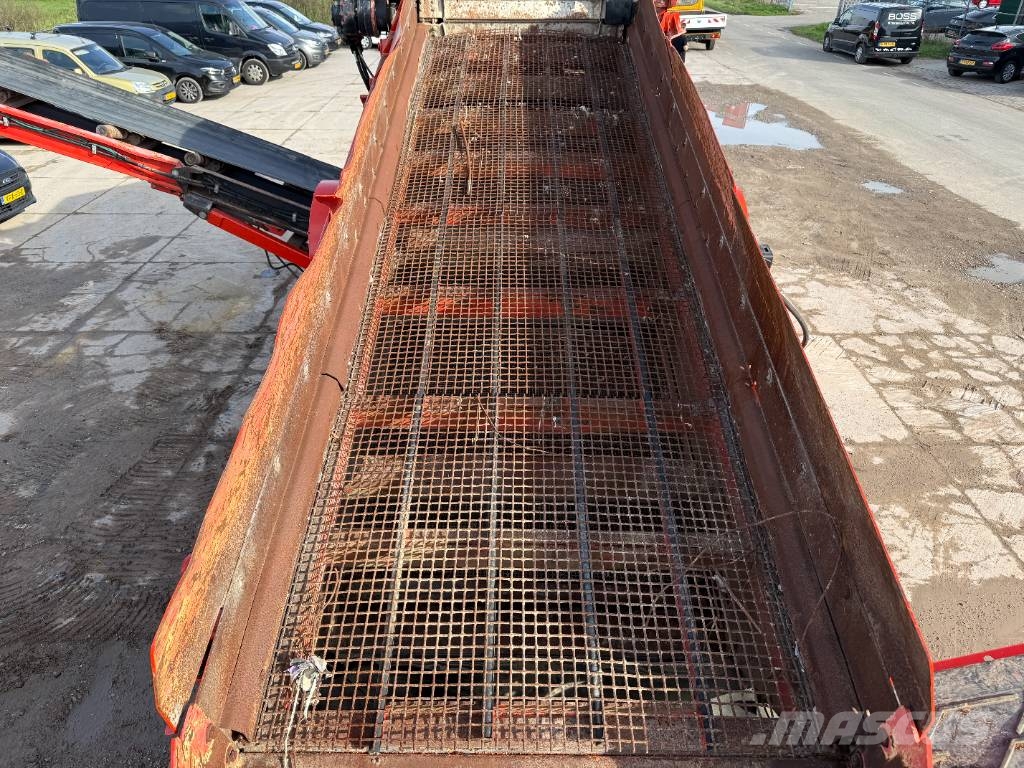 Terex Finlay 883T - 2 Side Conveyor / Auto Greasing Sita