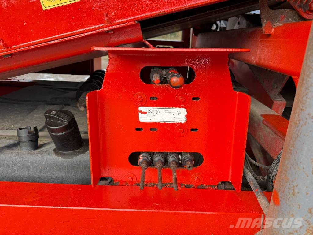 Terex Finlay 883T - 2 Side Conveyor / Auto Greasing Sita