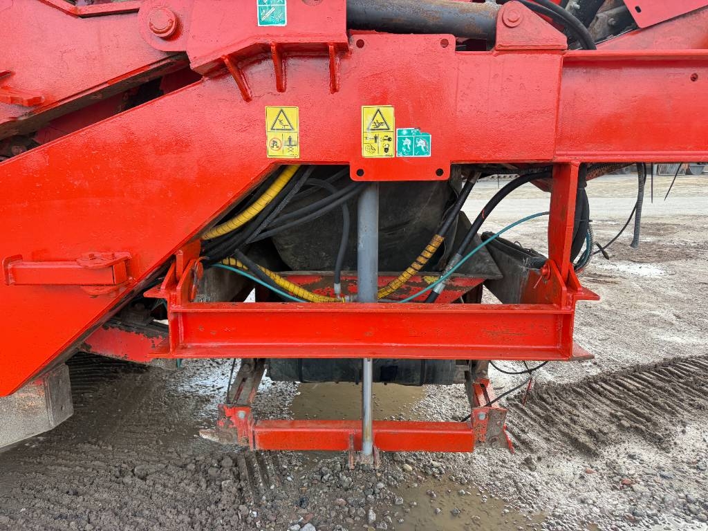 Terex Finlay 883T - 2 Side Conveyor / Auto Greasing Sita