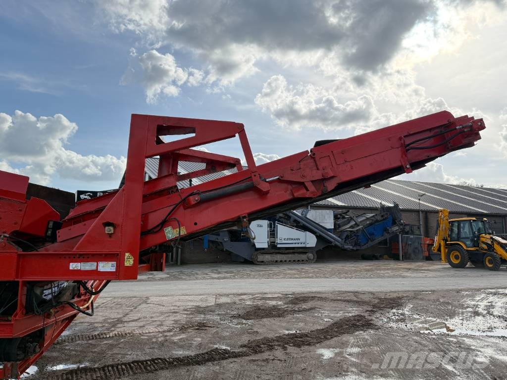 Terex Finlay 883T - 2 Side Conveyor / Auto Greasing Sita