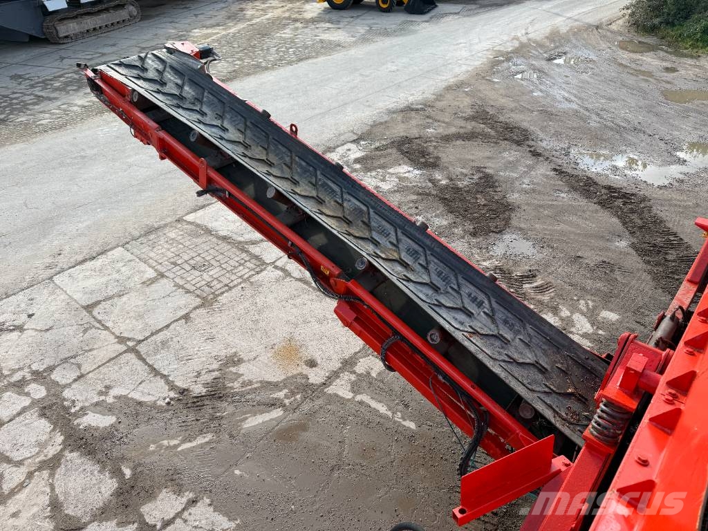 Terex Finlay 883T - 2 Side Conveyor / Auto Greasing Sita