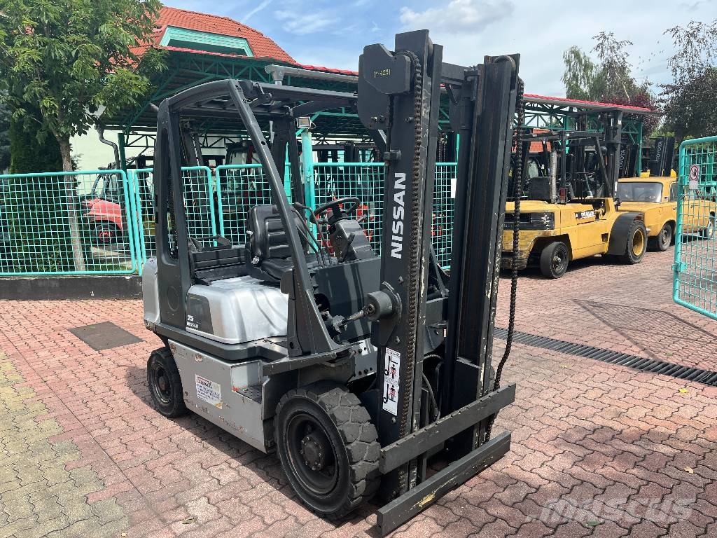 Nissan U02A-25 V-4291 IO Газовые погрузчики