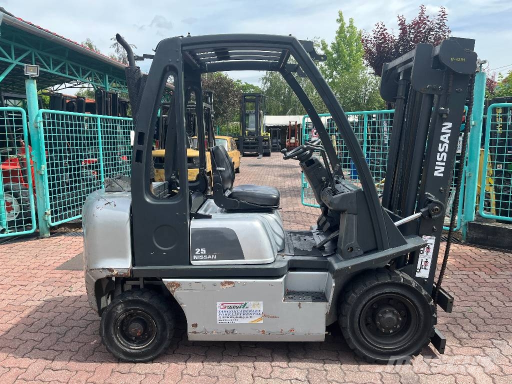Nissan U02A-25 V-4291 IO Газовые погрузчики