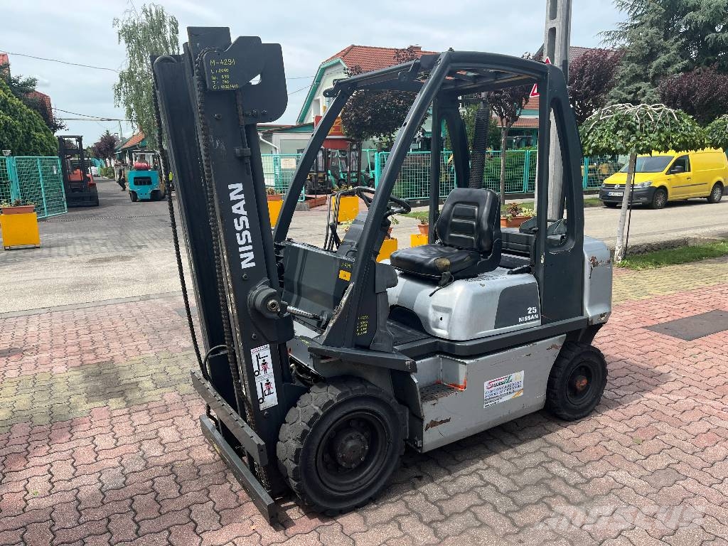 Nissan U02A-25 V-4291 IO Газовые погрузчики