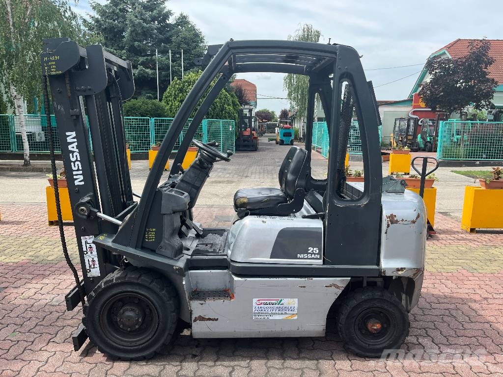Nissan U02A-25 V-4291 IO Газовые погрузчики