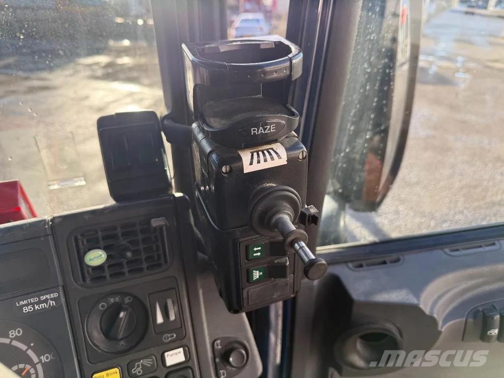 Scania P94-220 4X2 SWEEPER / VEEGMACHINE Sweeper trucks