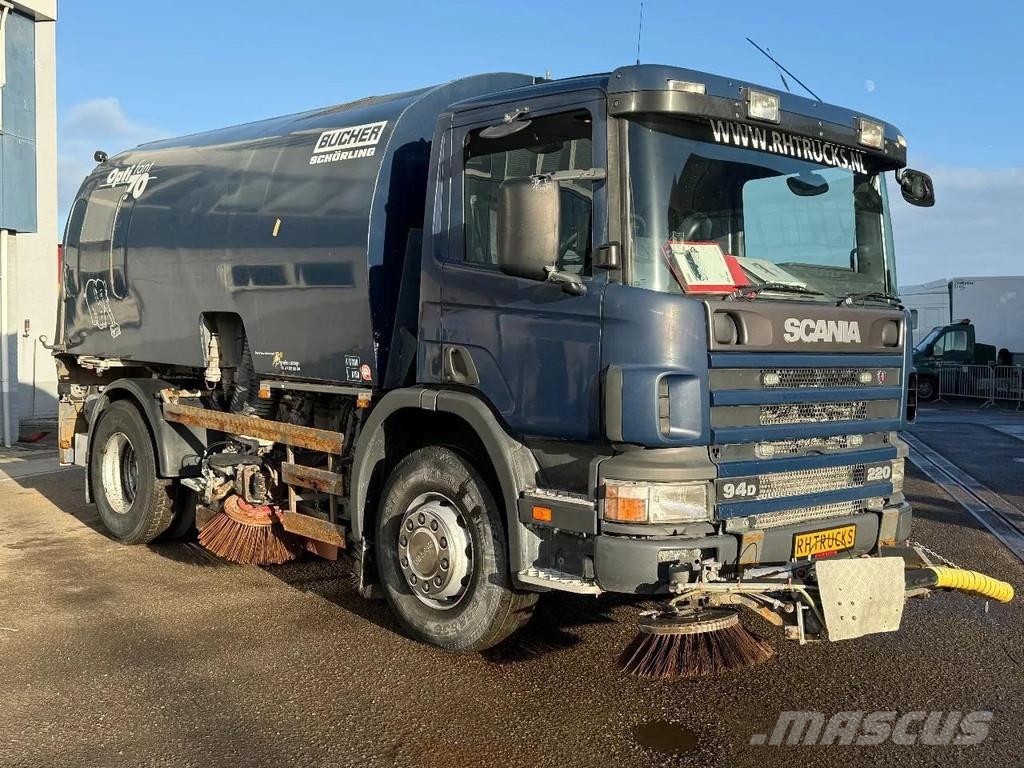 Scania P94-220 4X2 SWEEPER / VEEGMACHINE Sweeper trucks