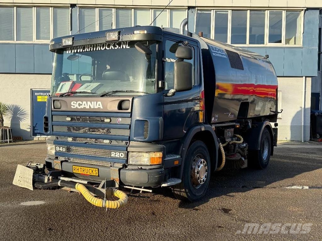 Scania P94-220 4X2 SWEEPER / VEEGMACHINE Sweeper trucks