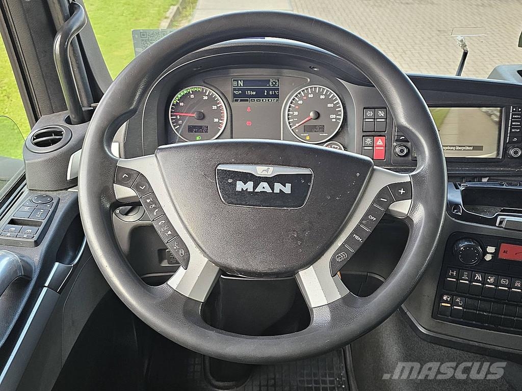 MAN 26.360 TGS 2 TONS TAILLIFT LAST AXLE STEERING 6X2- Furgons