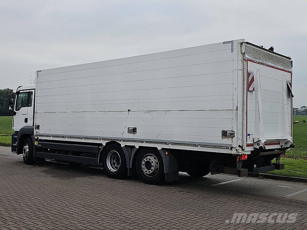MAN 26.360 TGS 2 TONS TAILLIFT LAST AXLE STEERING 6X2- Furgons