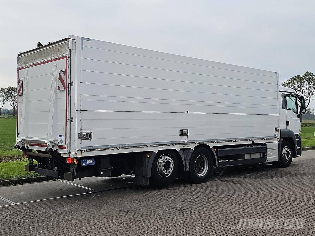 MAN 26.360 TGS 2 TONS TAILLIFT LAST AXLE STEERING 6X2- Furgons