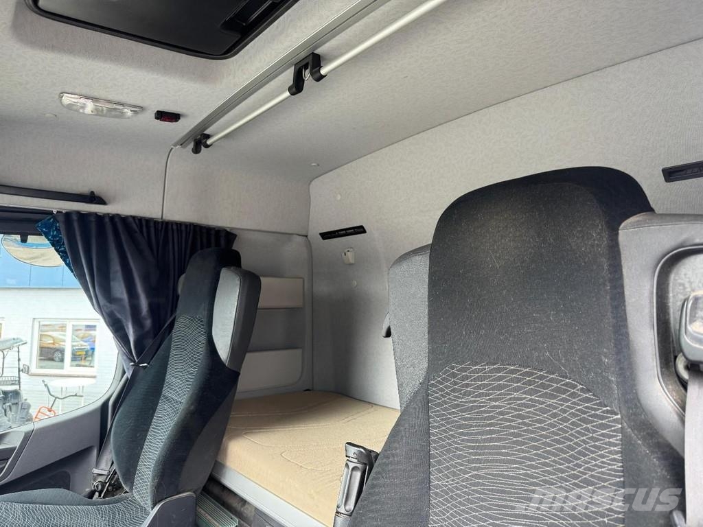 Mercedes-Benz Arocs 3251 8X4 EURO 6 + HMF 2620K-RC + REMOTE CONT Camiones elevadores de gancho