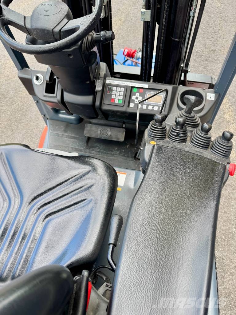 Toyota 8FBEKT18T Electric forklifts