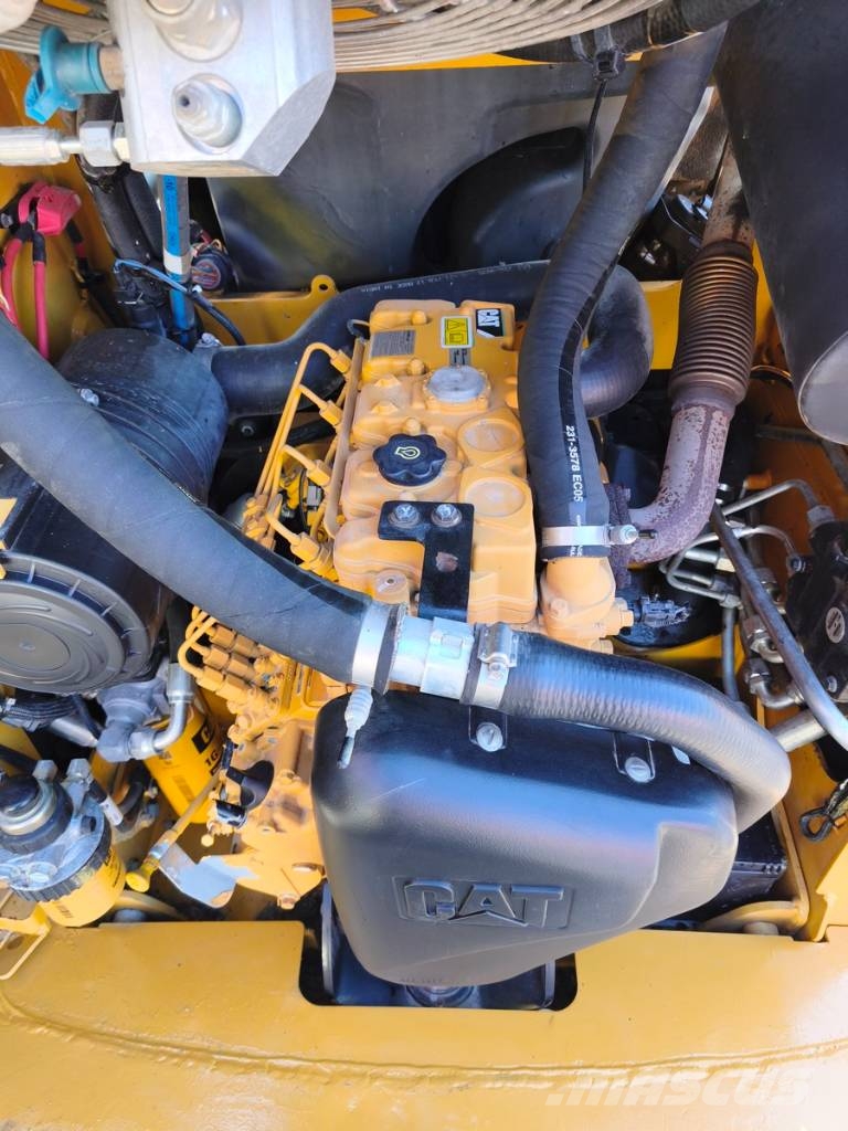 CAT 216 B 3 Ładowarki burtowe