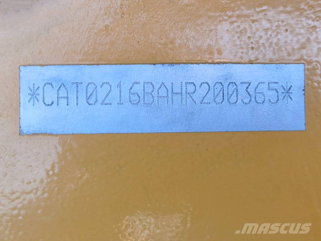 CAT 216 B 3 Ładowarki burtowe