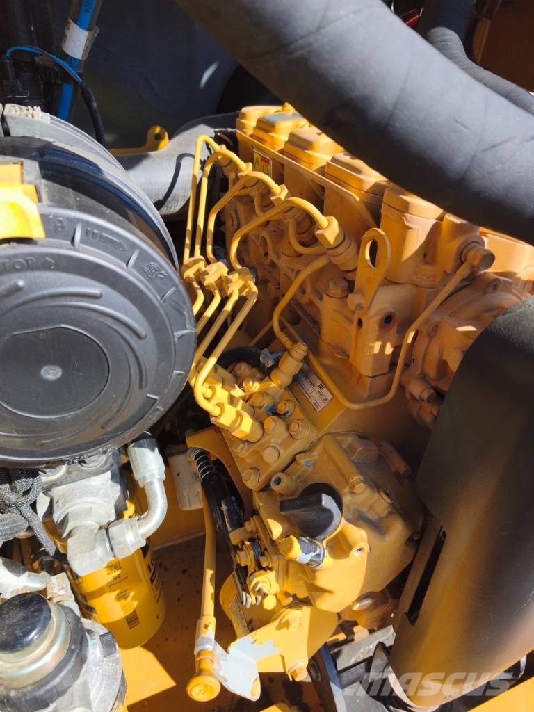 CAT 216 B 3 Ładowarki burtowe