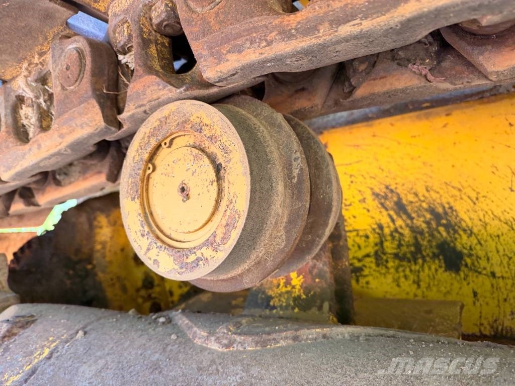 Komatsu D 65 PX-18 E0 Vikšriniai buldozeriai