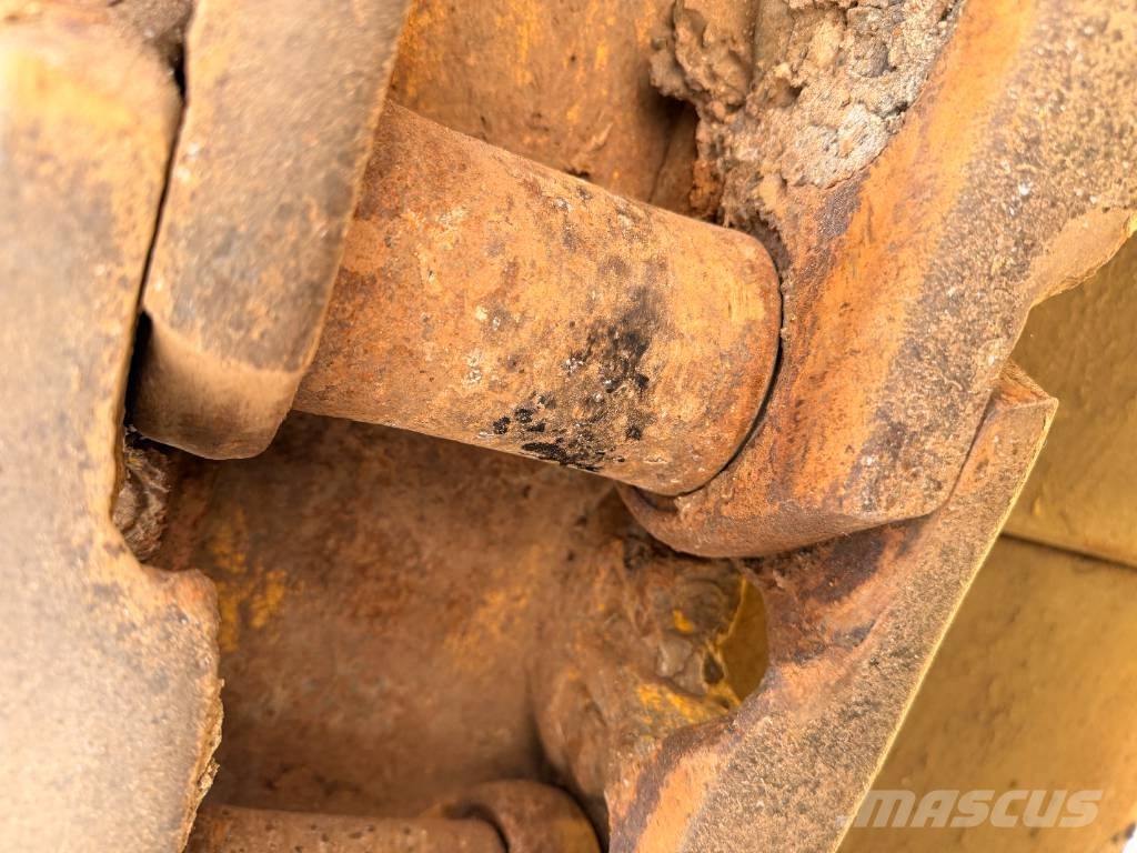 Komatsu D 65 PX-18 E0 Vikšriniai buldozeriai