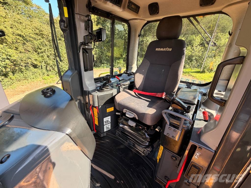 Komatsu D 65 PX-18 E0 Vikšriniai buldozeriai