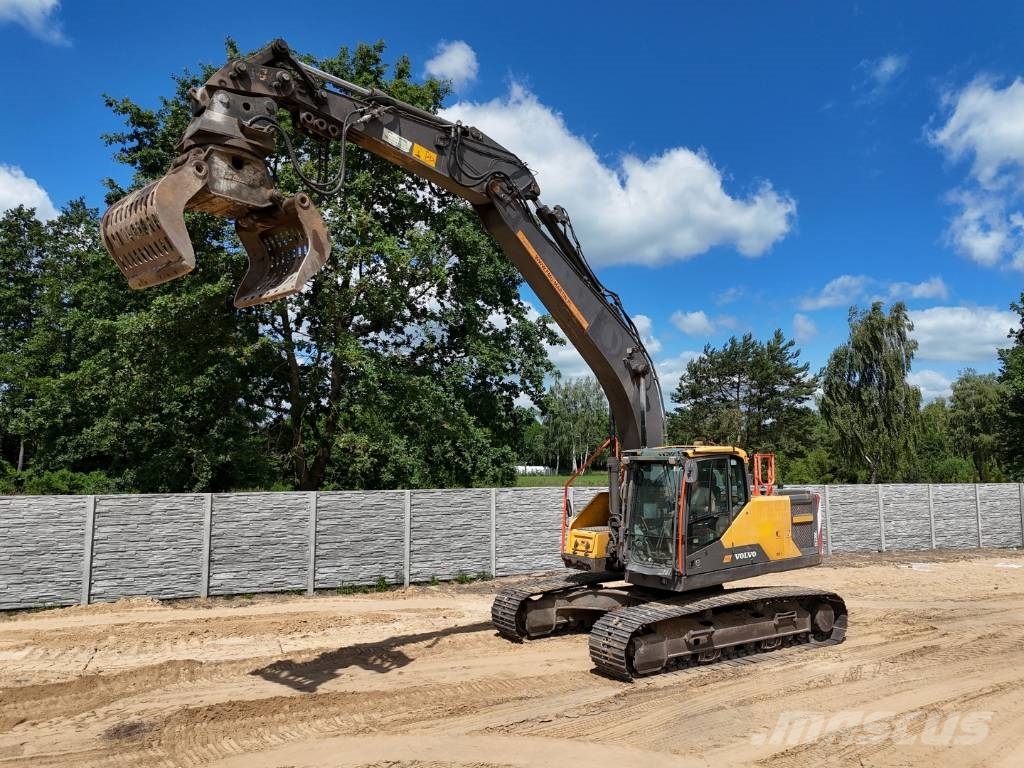 Volvo EC 220 DL 履带挖掘机