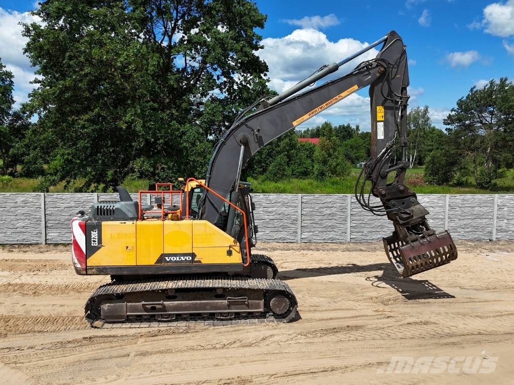 Volvo EC 220 DL 履带挖掘机