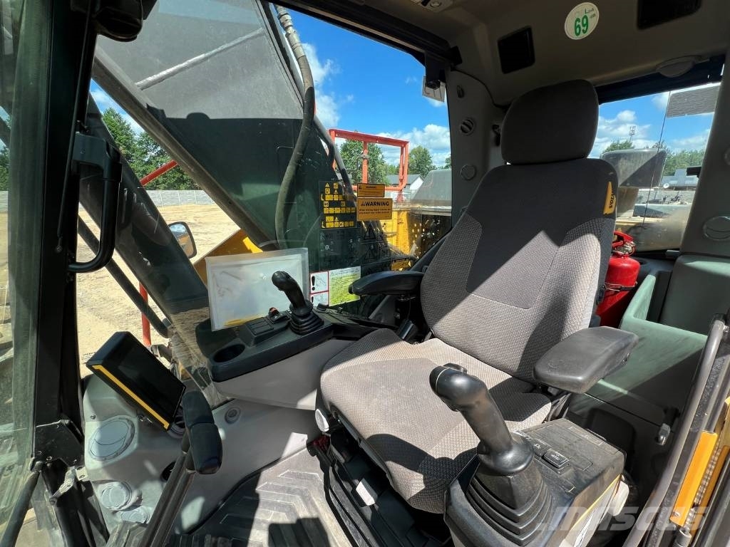 Volvo EC 220 DL 履带挖掘机